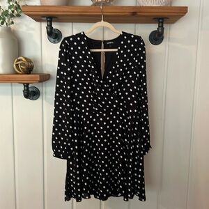 Express 🖤black & white🤍 polka dot dress